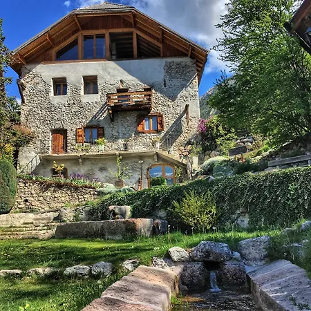 D'hotes La Font Bed & Breakfast Eygliers